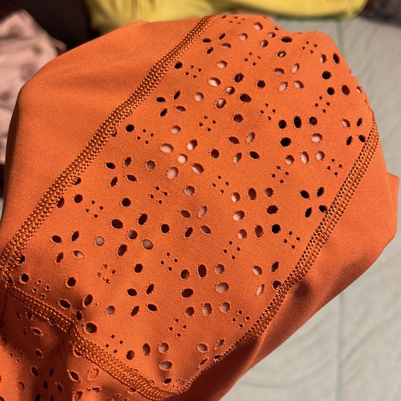 Arie leggings! Brand new never worn ! - Picture 4 of 4